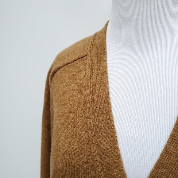 LL Bean Grandpa Cardigan Sweater Brown Lambswool Wooden Buttons Pockets Large - Picture 3 of 16